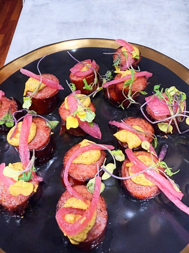 Beet tartare bites with pickled onion